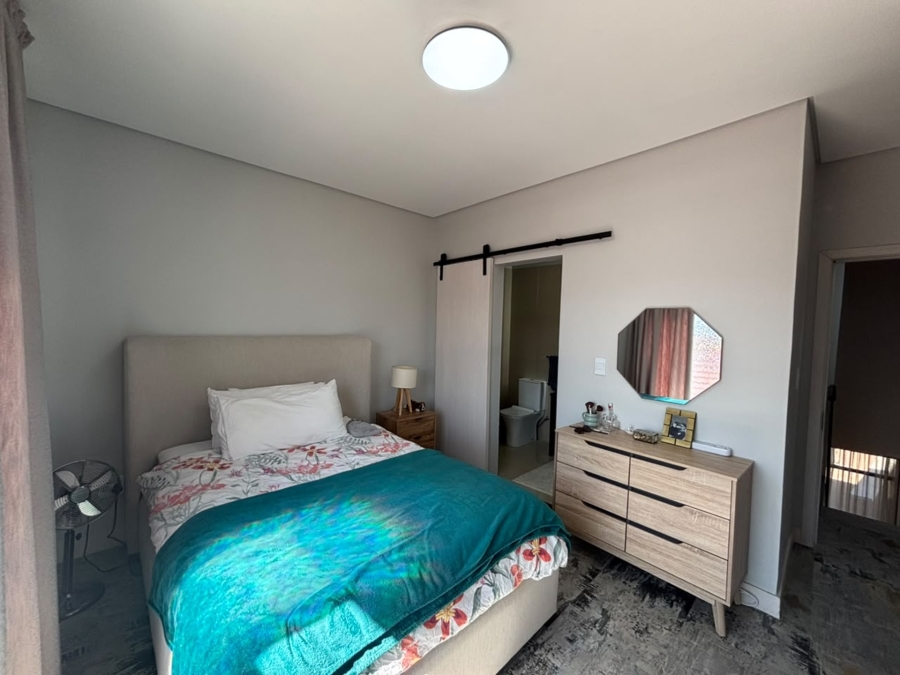 To Let 2 Bedroom Property for Rent in Alphen Park Gauteng