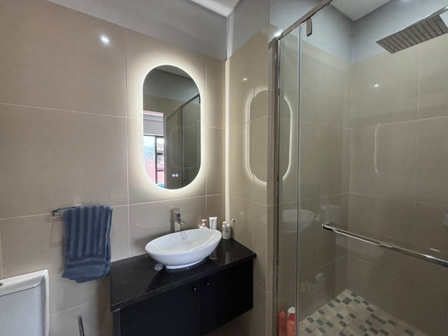 To Let 2 Bedroom Property for Rent in Alphen Park Gauteng