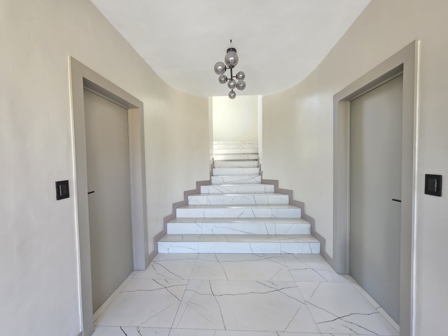 4 Bedroom Property for Sale in Waterkloof Ridge Gauteng
