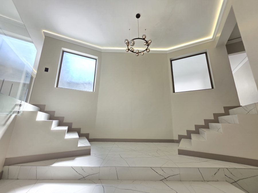 4 Bedroom Property for Sale in Waterkloof Ridge Gauteng