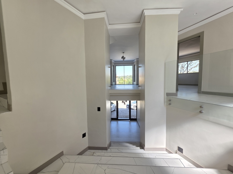 4 Bedroom Property for Sale in Waterkloof Ridge Gauteng