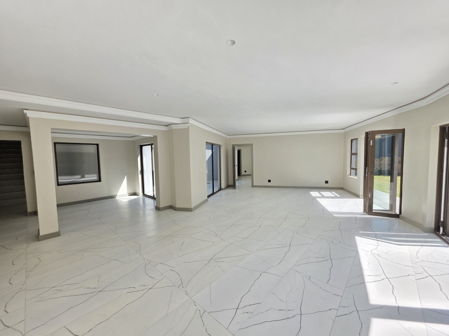 4 Bedroom Property for Sale in Waterkloof Ridge Gauteng