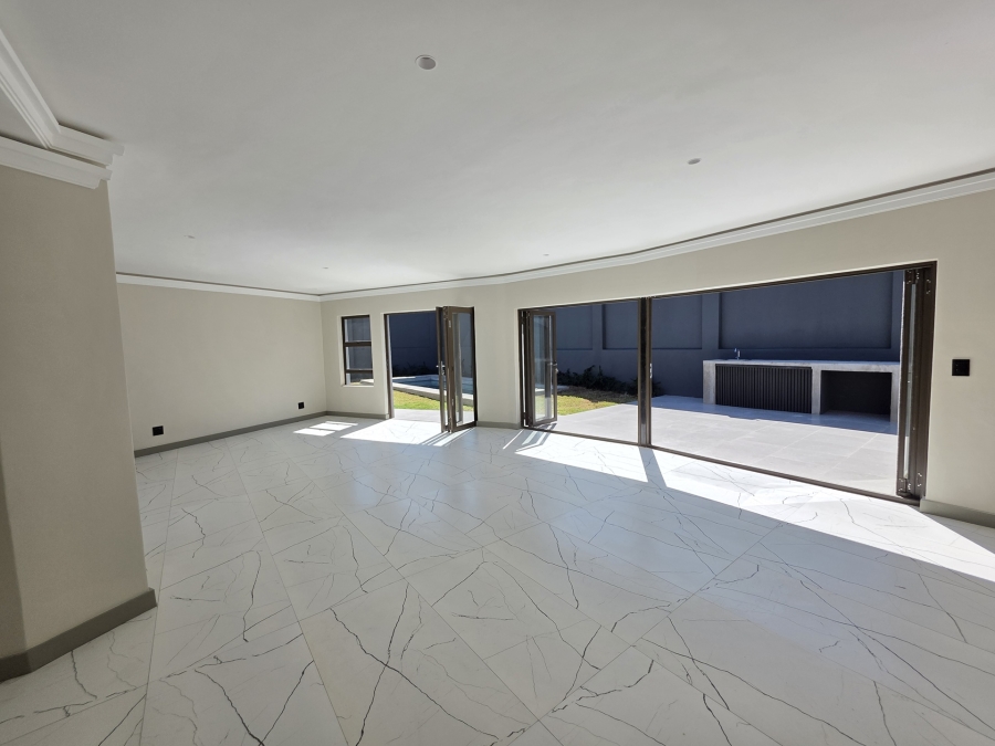 4 Bedroom Property for Sale in Waterkloof Ridge Gauteng