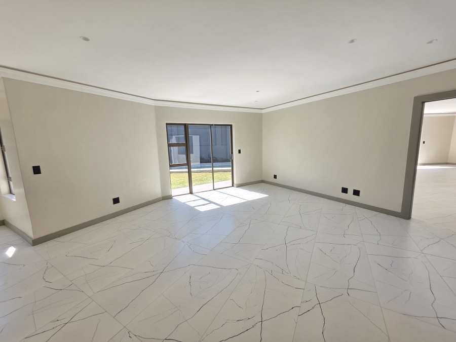 4 Bedroom Property for Sale in Waterkloof Ridge Gauteng