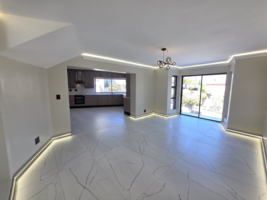 4 Bedroom Property for Sale in Waterkloof Ridge Gauteng