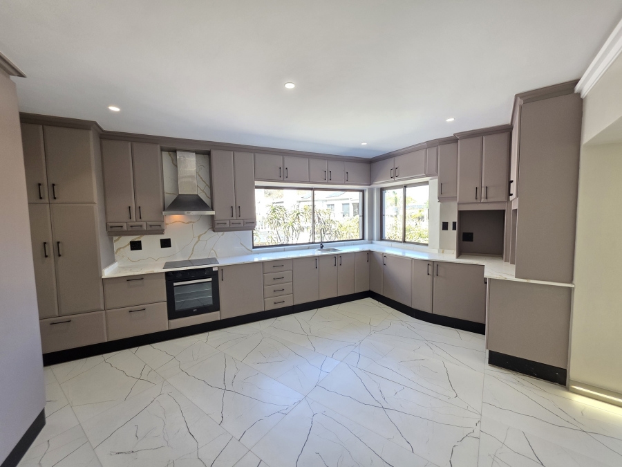 4 Bedroom Property for Sale in Waterkloof Ridge Gauteng