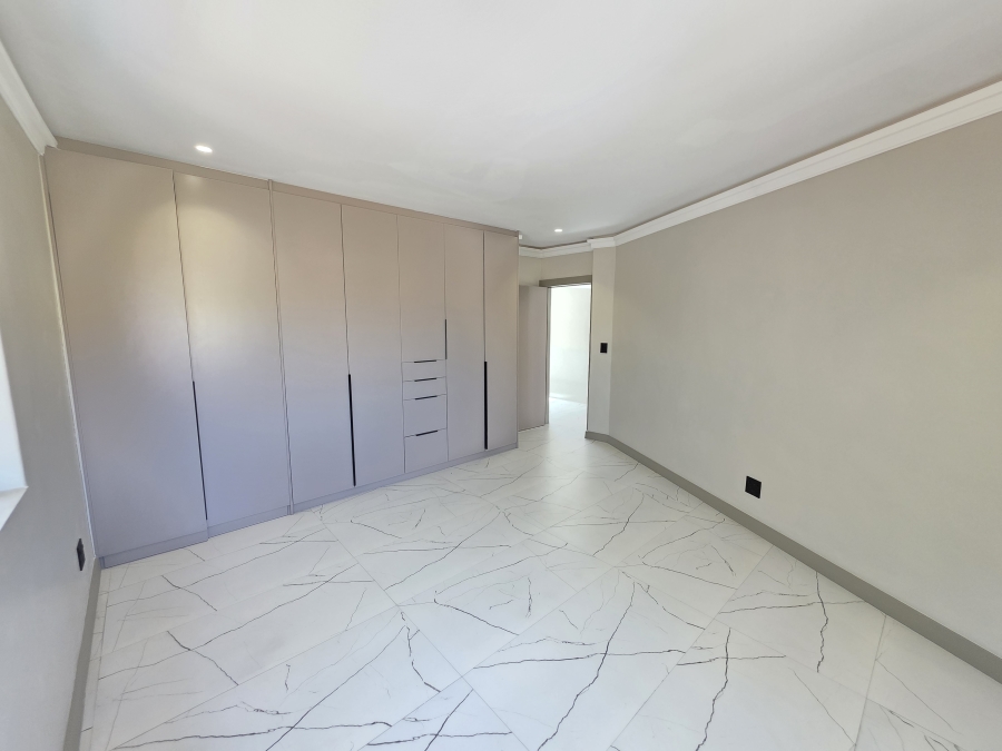 4 Bedroom Property for Sale in Waterkloof Ridge Gauteng