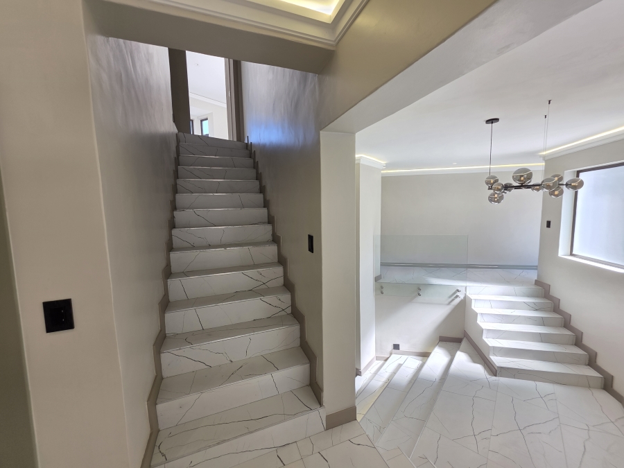 4 Bedroom Property for Sale in Waterkloof Ridge Gauteng