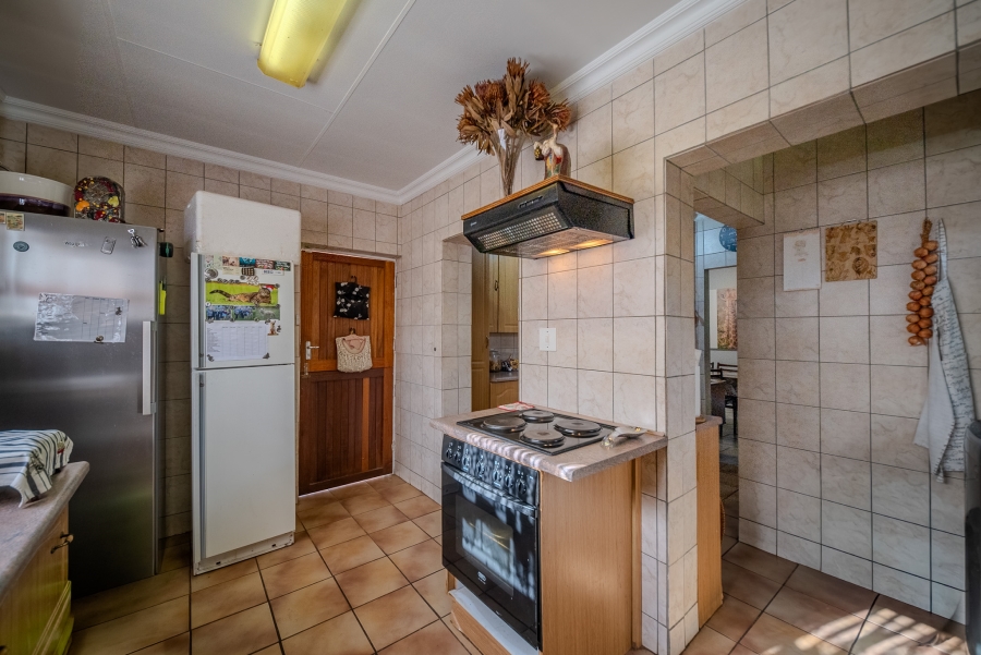 To Let 3 Bedroom Property for Rent in Faerie Glen Gauteng