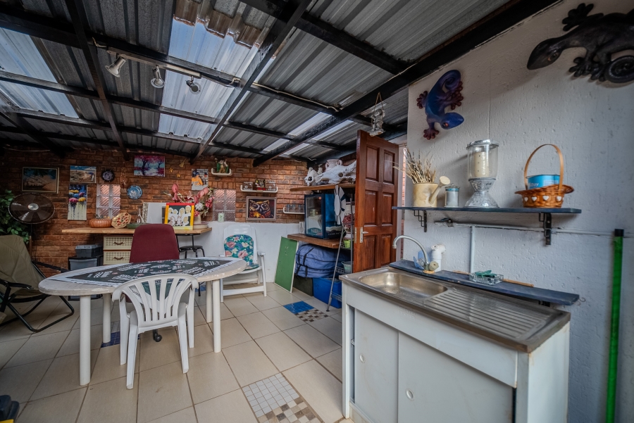 To Let 3 Bedroom Property for Rent in Faerie Glen Gauteng