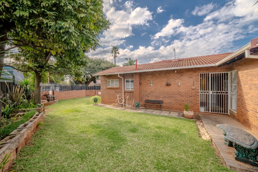 To Let 3 Bedroom Property for Rent in Faerie Glen Gauteng