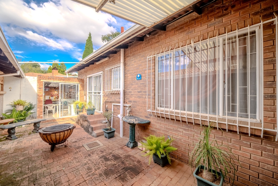 To Let 3 Bedroom Property for Rent in Faerie Glen Gauteng