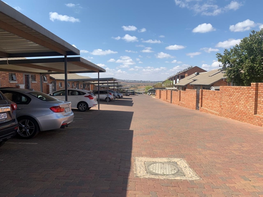 To Let 3 Bedroom Property for Rent in Noordwyk Gauteng