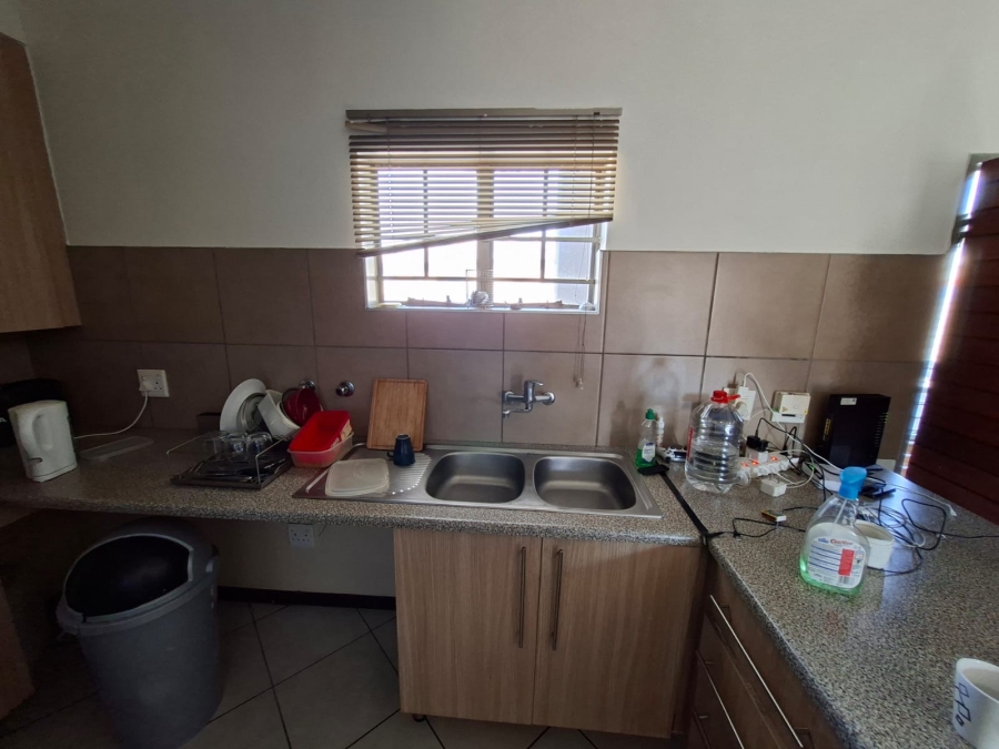 To Let 2 Bedroom Property for Rent in Noordwyk Gauteng