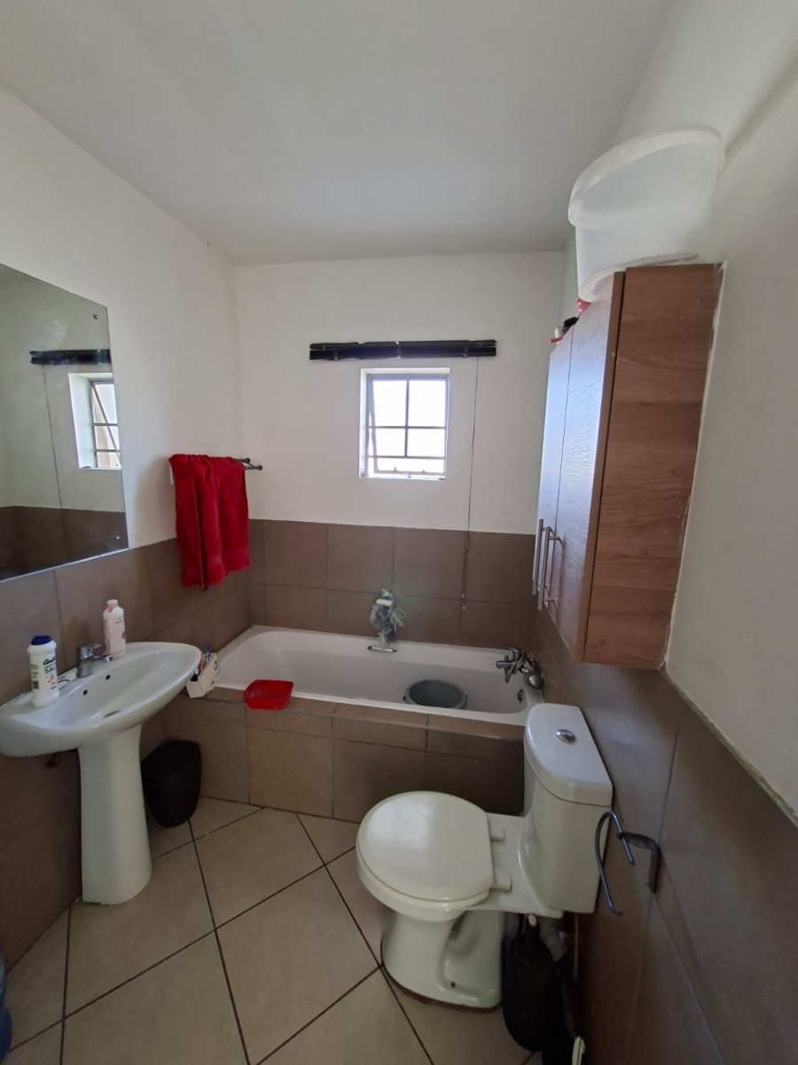 To Let 2 Bedroom Property for Rent in Noordwyk Gauteng
