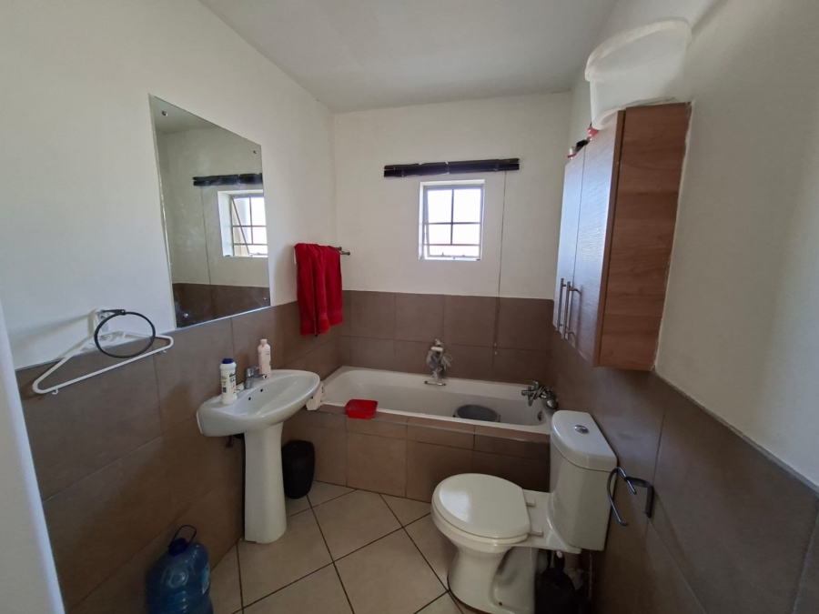 To Let 2 Bedroom Property for Rent in Noordwyk Gauteng