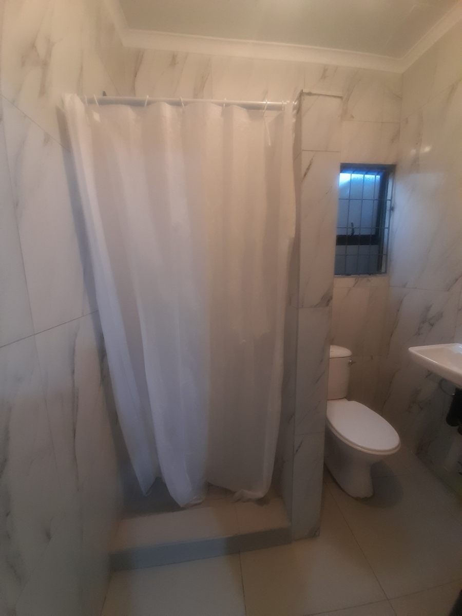 To Let 2 Bedroom Property for Rent in Rosettenville Gauteng