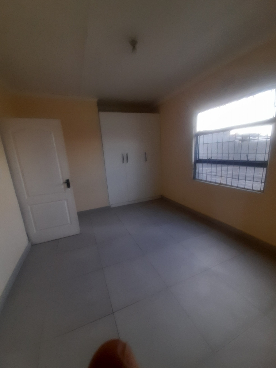 To Let 2 Bedroom Property for Rent in Rosettenville Gauteng