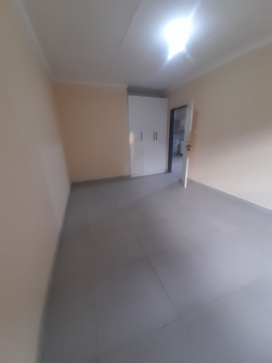 To Let 2 Bedroom Property for Rent in Rosettenville Gauteng