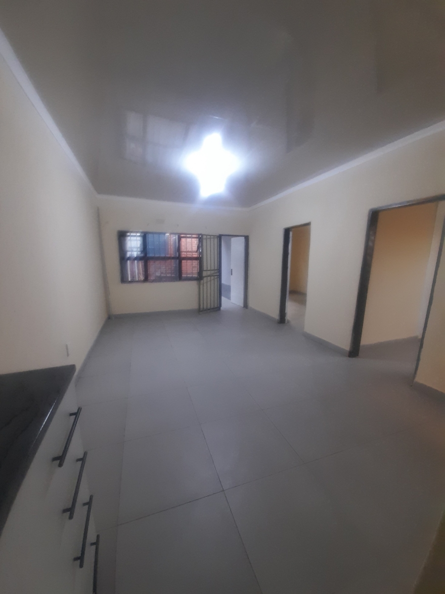 To Let 2 Bedroom Property for Rent in Rosettenville Gauteng