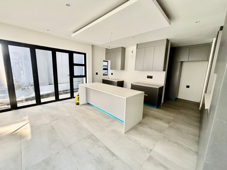 To Let 3 Bedroom Property for Rent in Illovo Gauteng