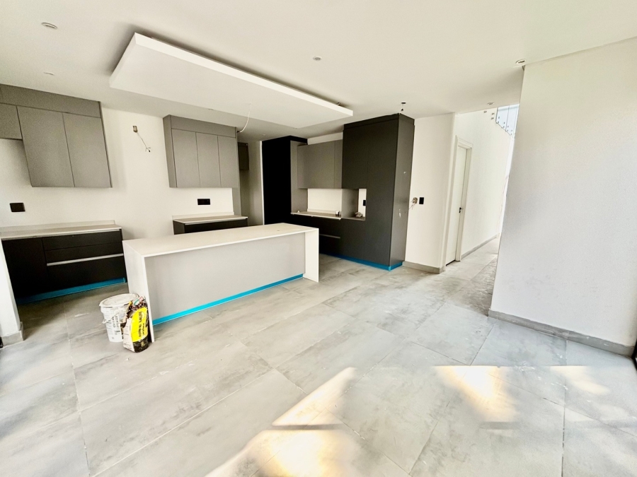 To Let 3 Bedroom Property for Rent in Illovo Gauteng