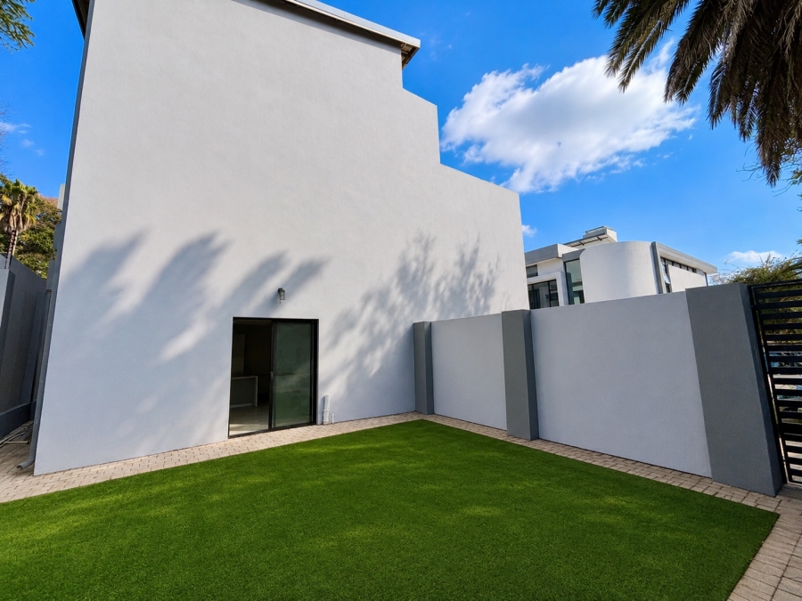 To Let 3 Bedroom Property for Rent in Illovo Gauteng