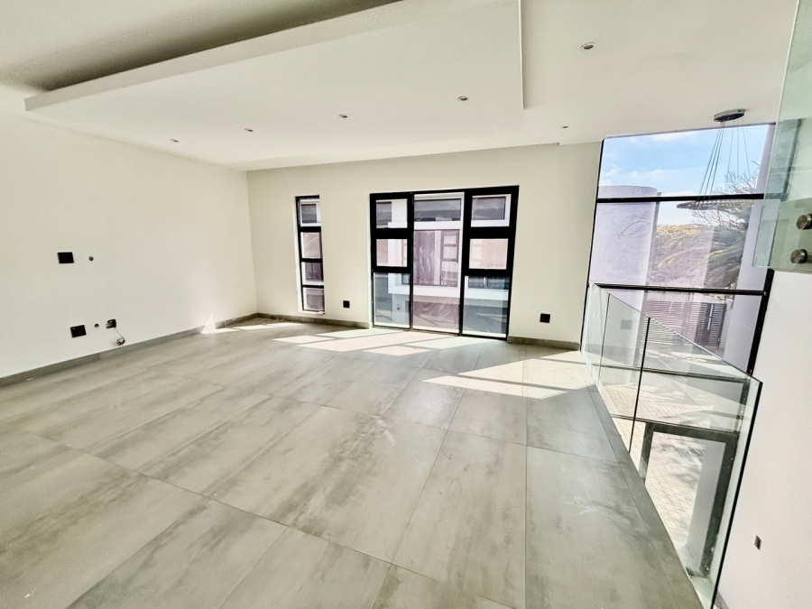 To Let 3 Bedroom Property for Rent in Illovo Gauteng
