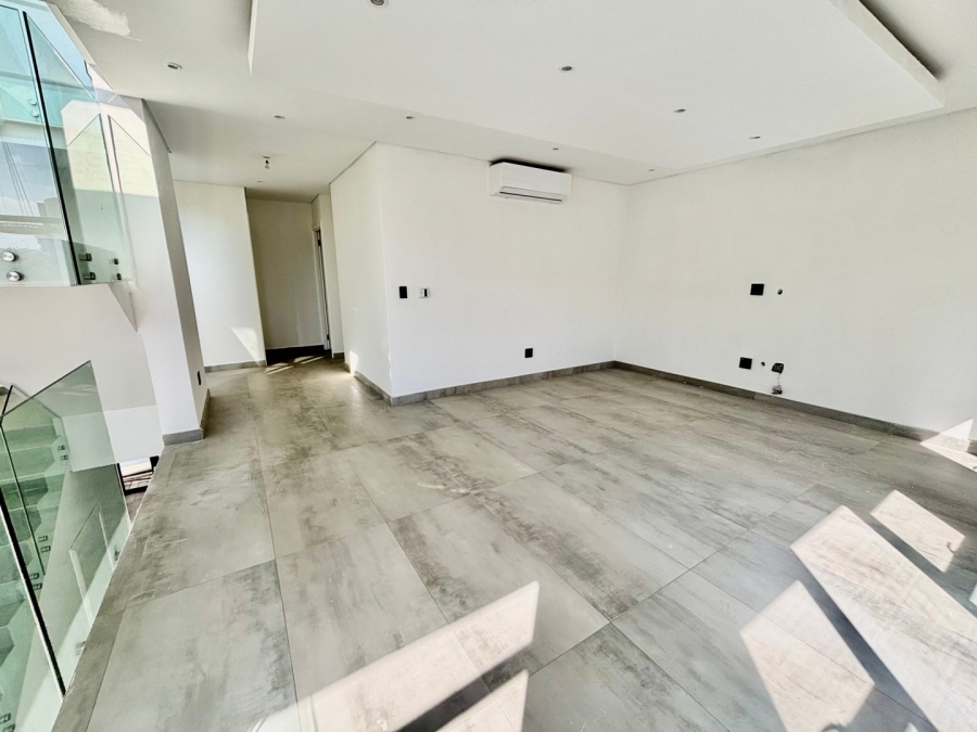 To Let 3 Bedroom Property for Rent in Illovo Gauteng