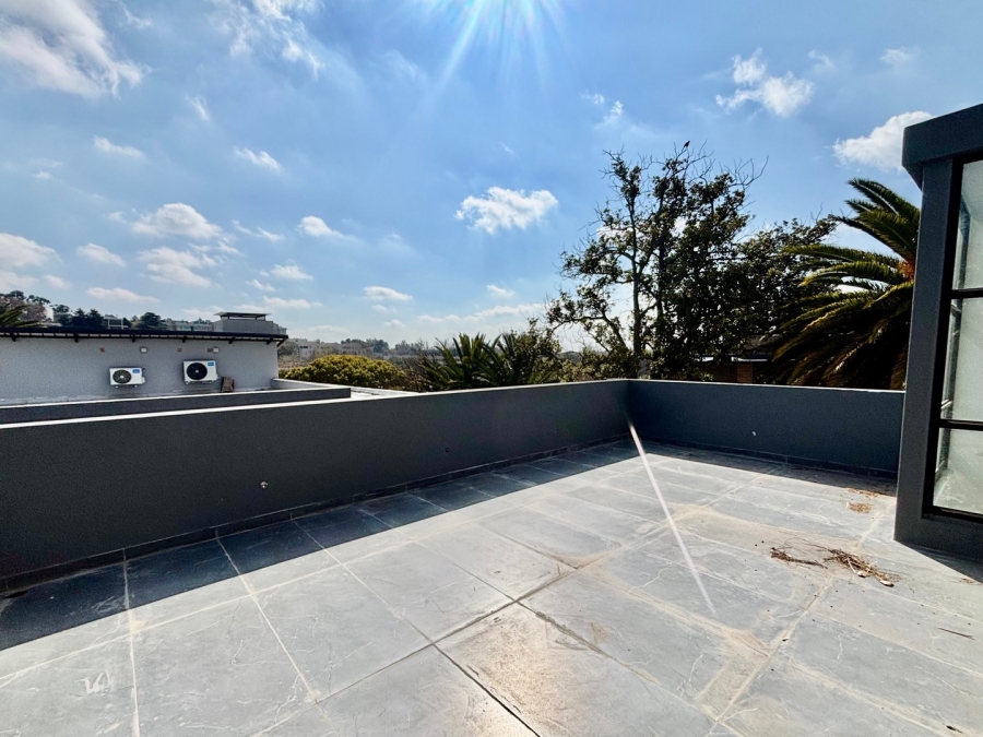 To Let 3 Bedroom Property for Rent in Illovo Gauteng
