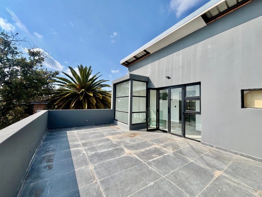 To Let 3 Bedroom Property for Rent in Illovo Gauteng