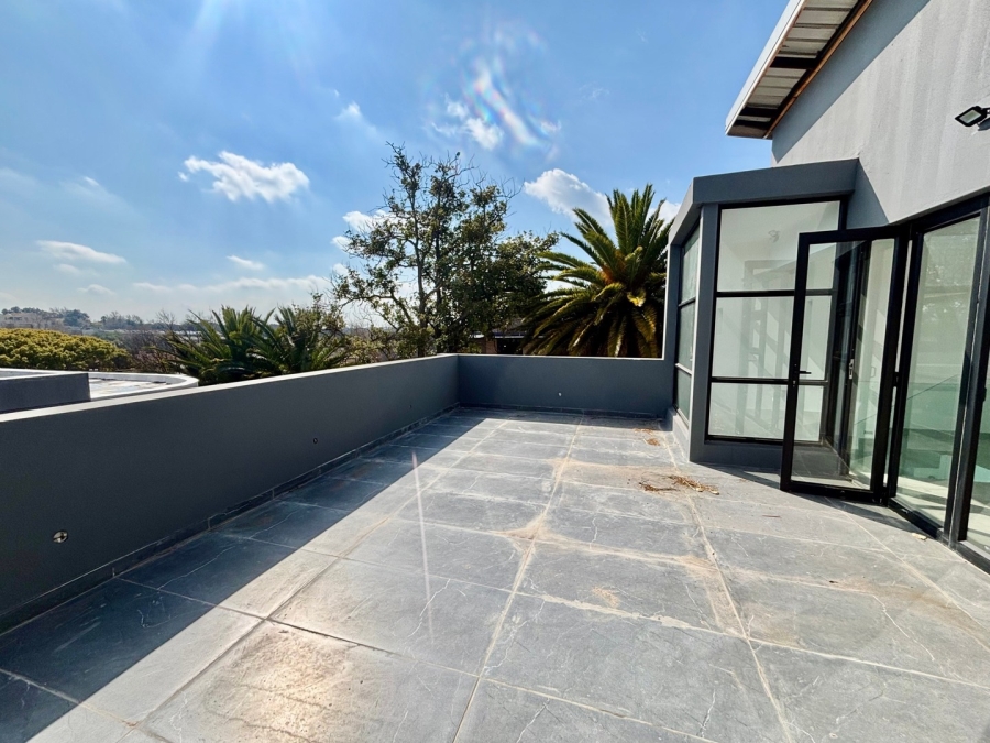 To Let 3 Bedroom Property for Rent in Illovo Gauteng