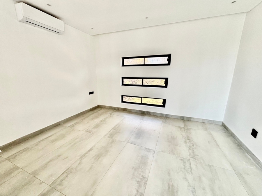 To Let 3 Bedroom Property for Rent in Illovo Gauteng