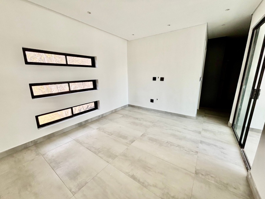 To Let 3 Bedroom Property for Rent in Illovo Gauteng