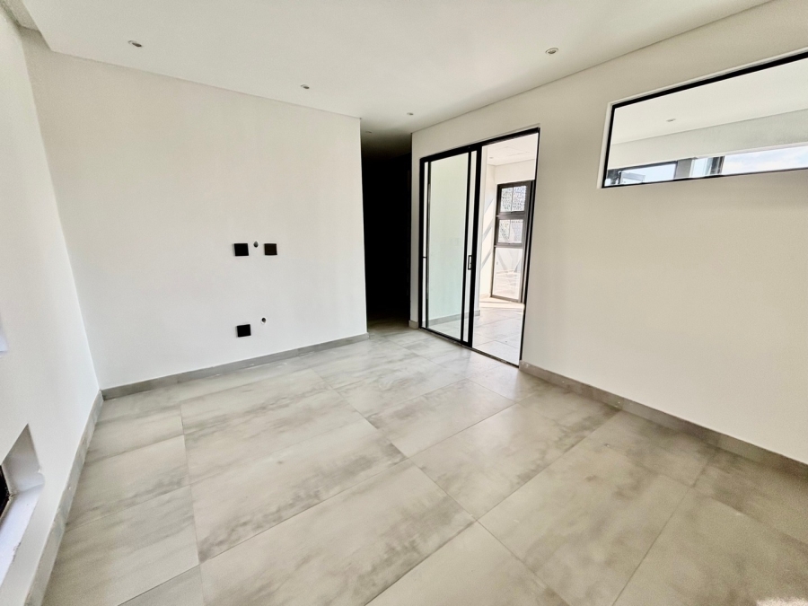 To Let 3 Bedroom Property for Rent in Illovo Gauteng