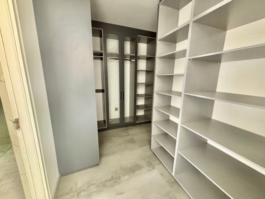 To Let 3 Bedroom Property for Rent in Illovo Gauteng