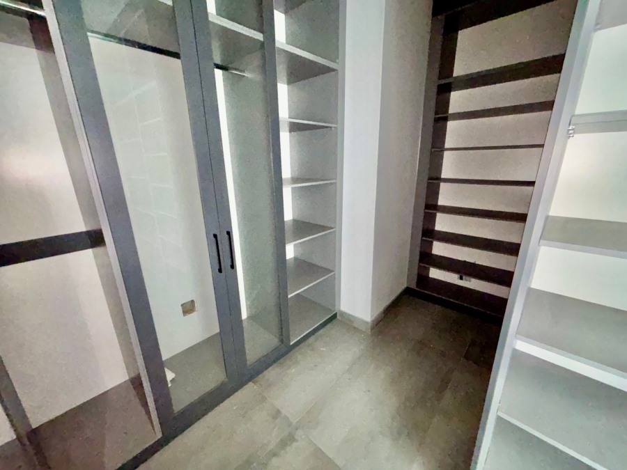 To Let 3 Bedroom Property for Rent in Illovo Gauteng