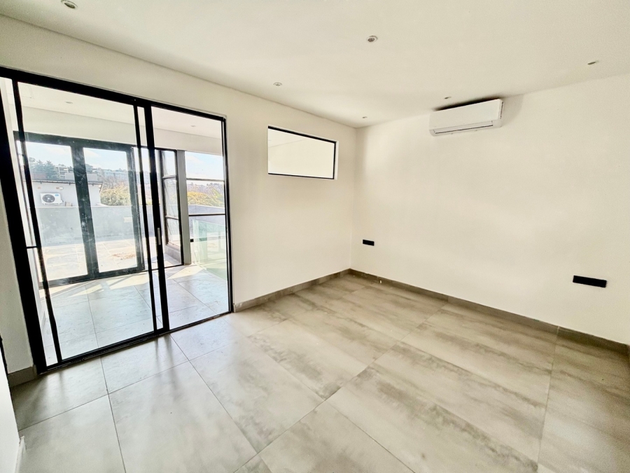 To Let 3 Bedroom Property for Rent in Illovo Gauteng