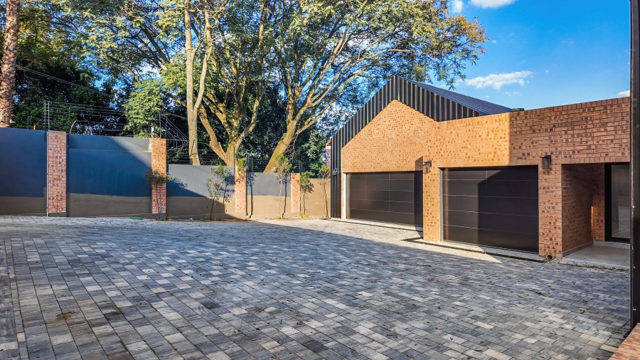 4 Bedroom Property for Sale in Atholl Gauteng