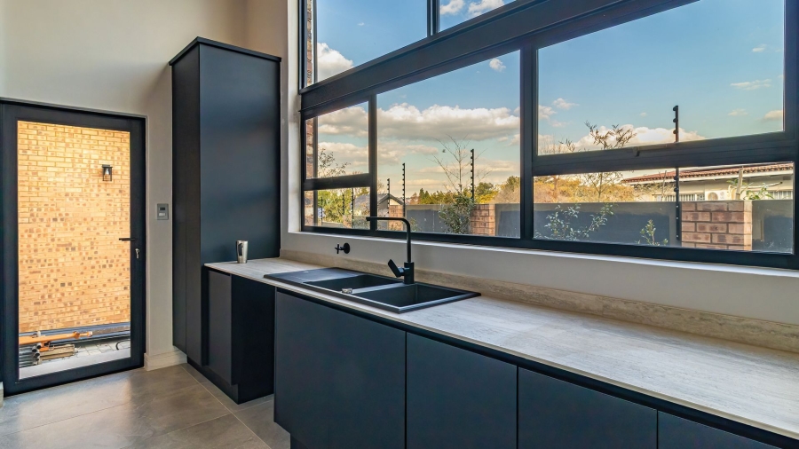 4 Bedroom Property for Sale in Atholl Gauteng