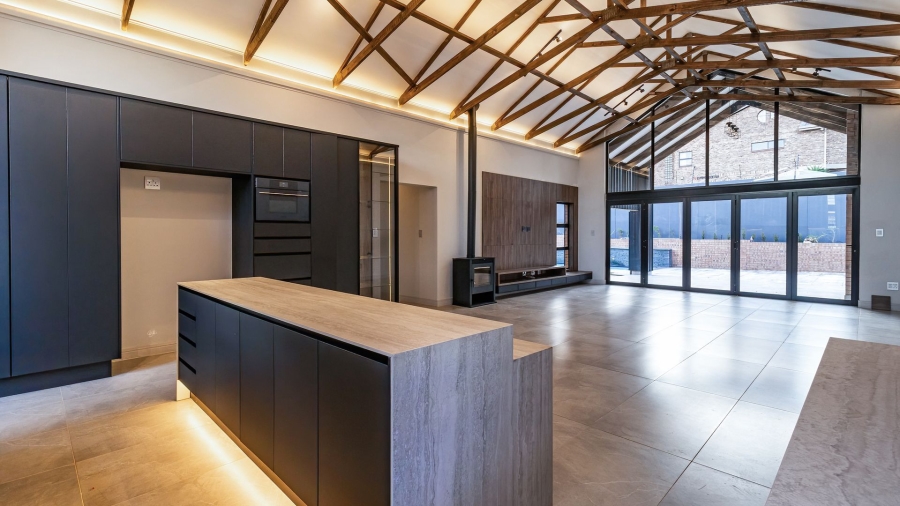 4 Bedroom Property for Sale in Atholl Gauteng