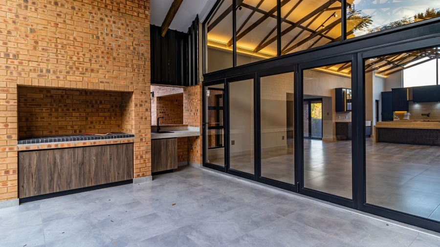 4 Bedroom Property for Sale in Atholl Gauteng