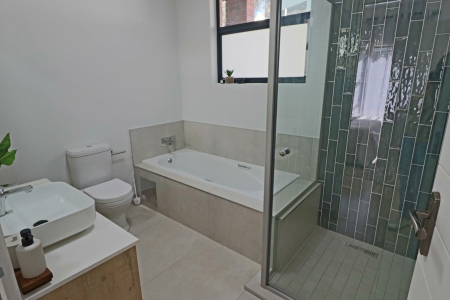 To Let 2 Bedroom Property for Rent in Bryanston Gauteng