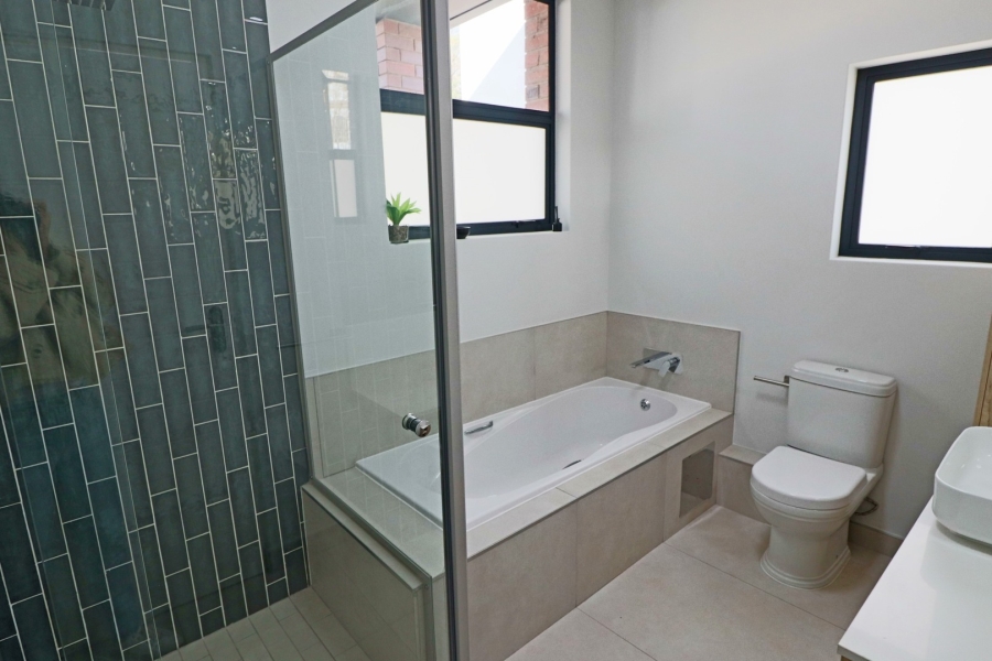 To Let 2 Bedroom Property for Rent in Bryanston Gauteng