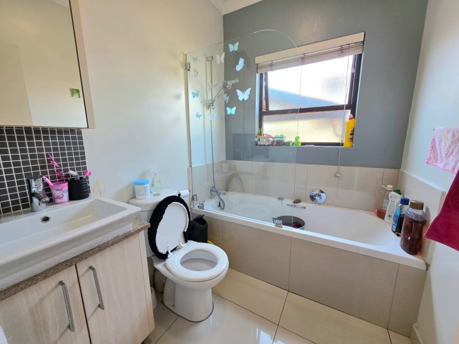 To Let 3 Bedroom Property for Rent in Lonehill Gauteng