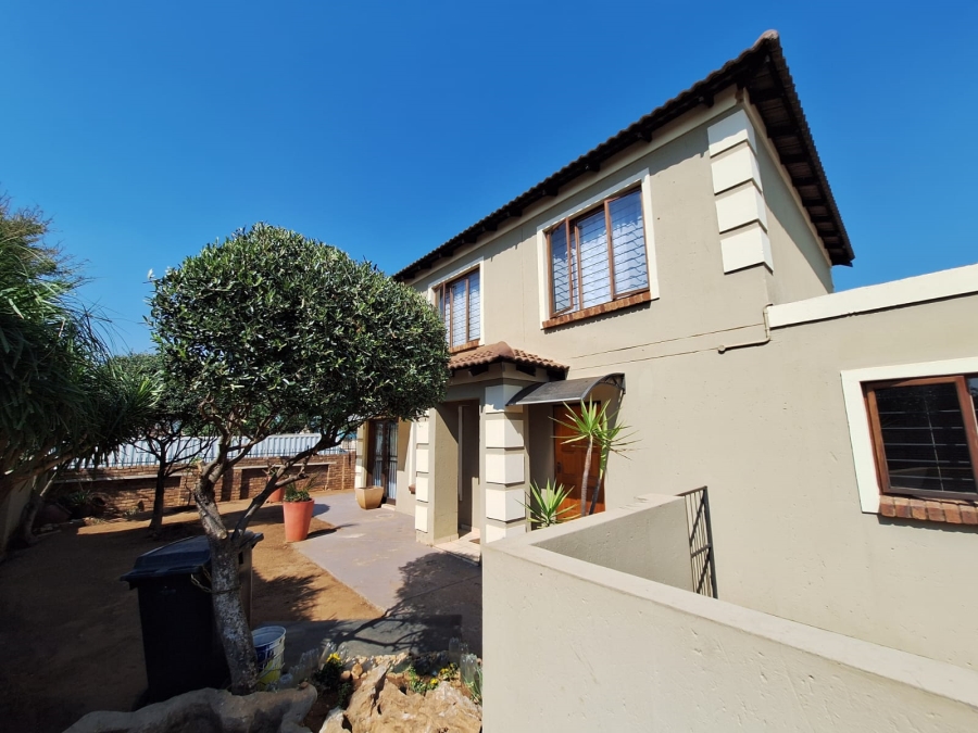 To Let 3 Bedroom Property for Rent in Montana Gauteng