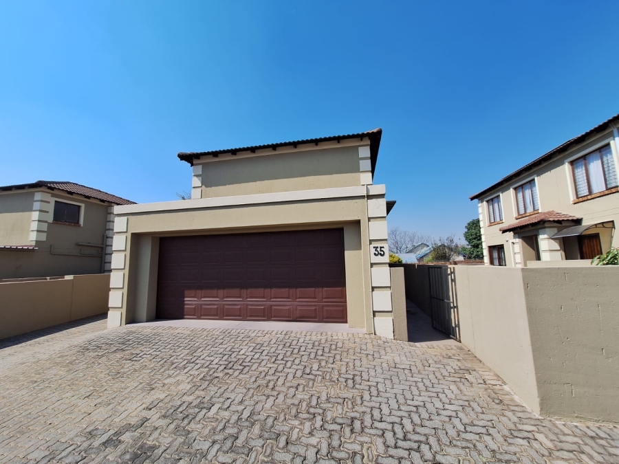 To Let 3 Bedroom Property for Rent in Montana Gauteng