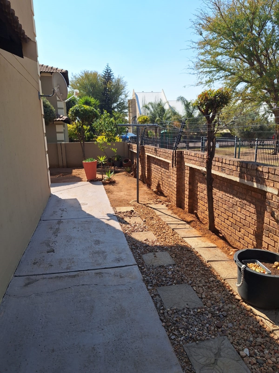 To Let 3 Bedroom Property for Rent in Montana Gauteng
