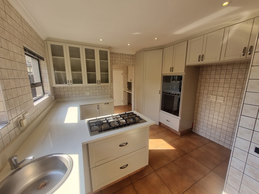 To Let 4 Bedroom Property for Rent in Silver Lakes Golf Estate Gauteng