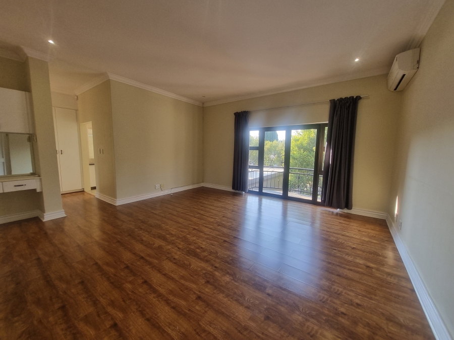 To Let 4 Bedroom Property for Rent in Silver Lakes Golf Estate Gauteng